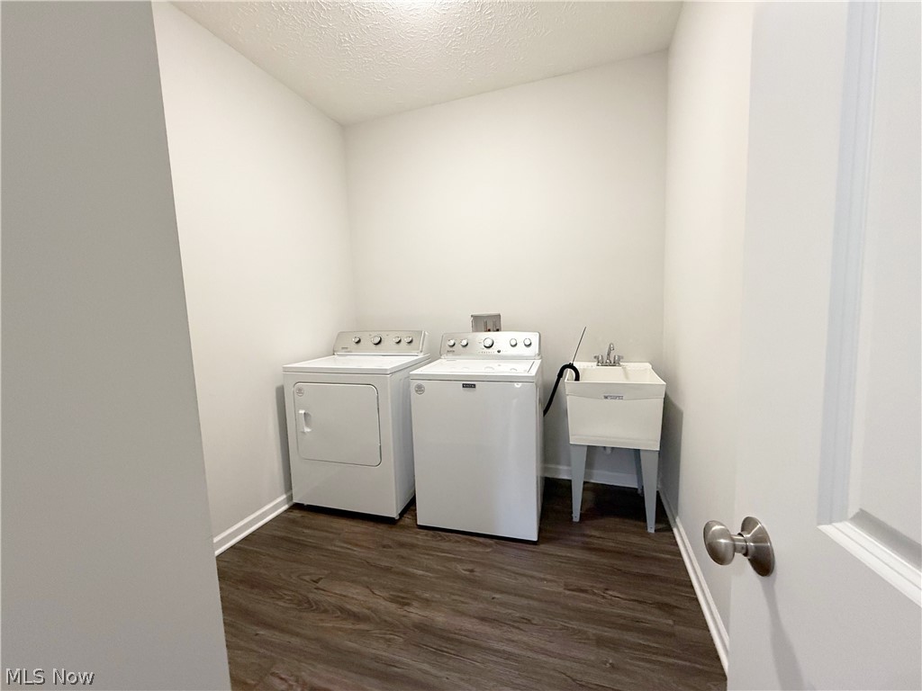 208 Silver Spring Circle Elyria OH 44035