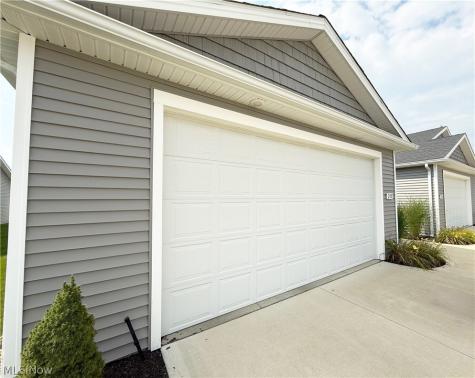 208 Silver Spring Circle Elyria OH 44035