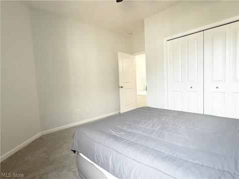 208 Silver Spring Circle Elyria OH 44035