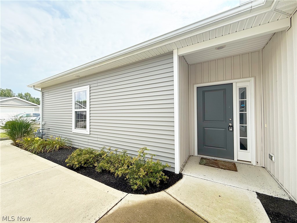 208 Silver Spring Circle Elyria OH 44035