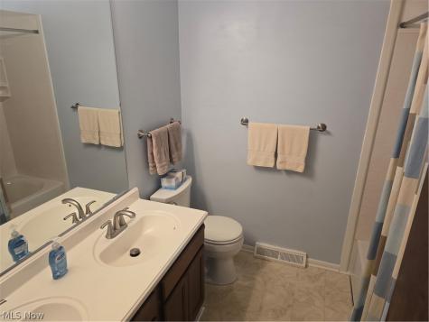 187 Crestview Drive Elyria OH 44035