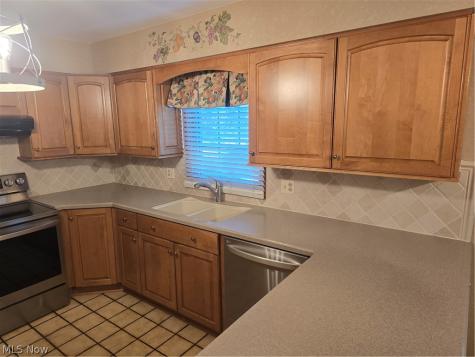 187 Crestview Drive Elyria OH 44035