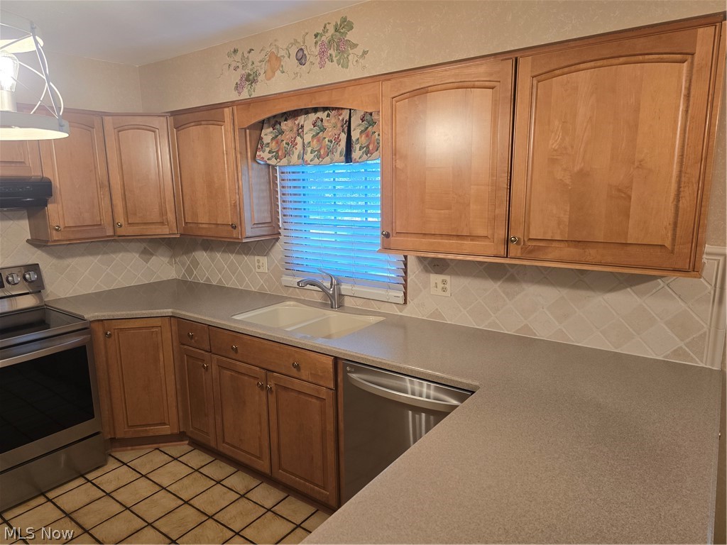 187 Crestview Drive Elyria OH 44035