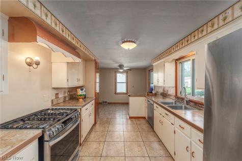 135 Foresthill Drive Amherst OH 44001