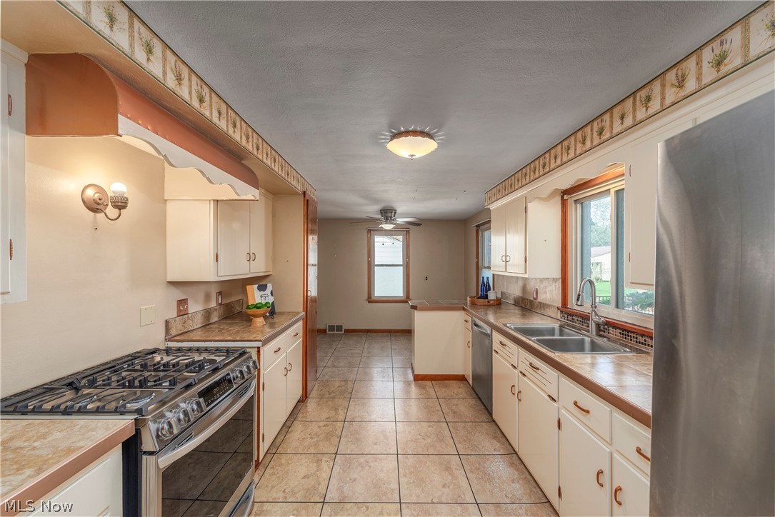 135 Foresthill Drive Amherst OH 44001