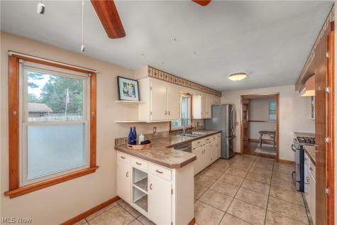 135 Foresthill Drive Amherst OH 44001