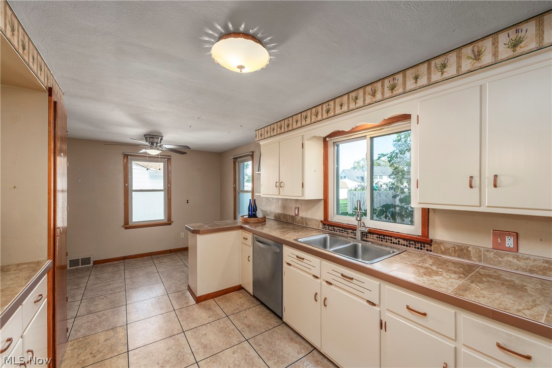 135 Foresthill Drive Amherst OH 44001