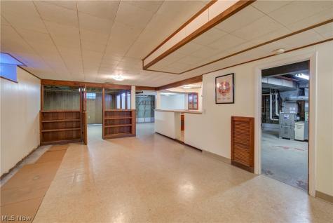 135 Foresthill Drive Amherst OH 44001