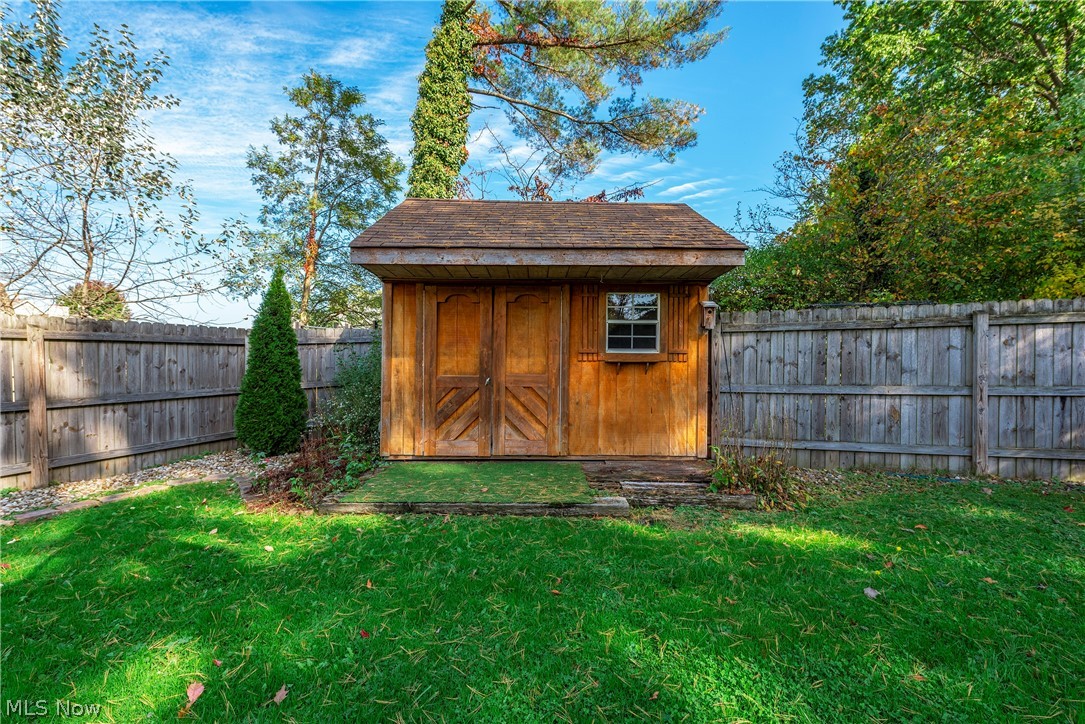 135 Foresthill Drive Amherst OH 44001