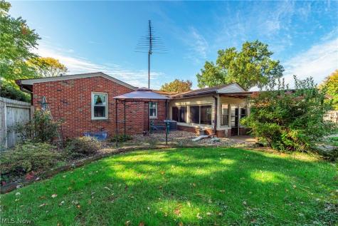 135 Foresthill Drive Amherst OH 44001