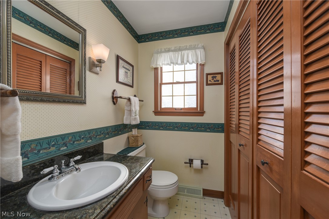 4804 Maple Hill Drive Seven Hills OH 44131