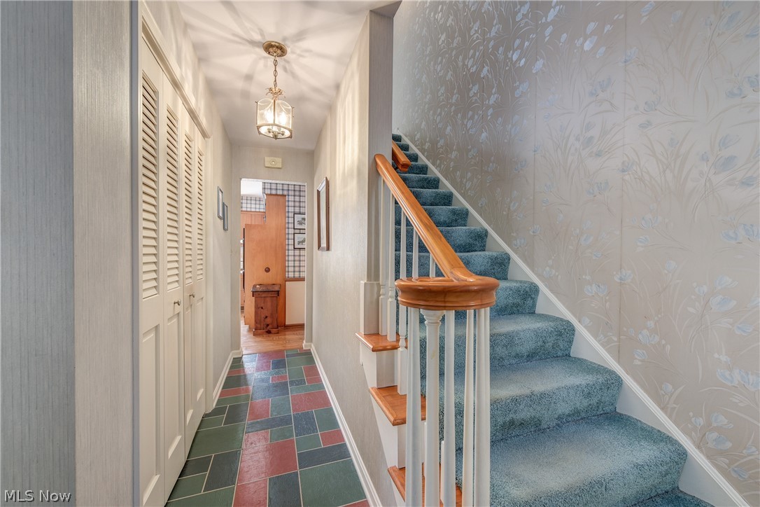 4804 Maple Hill Drive Seven Hills OH 44131