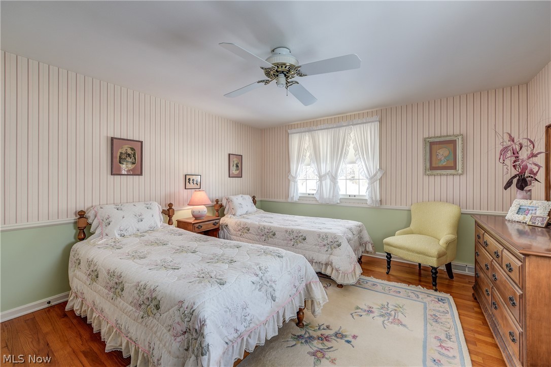 4804 Maple Hill Drive Seven Hills OH 44131