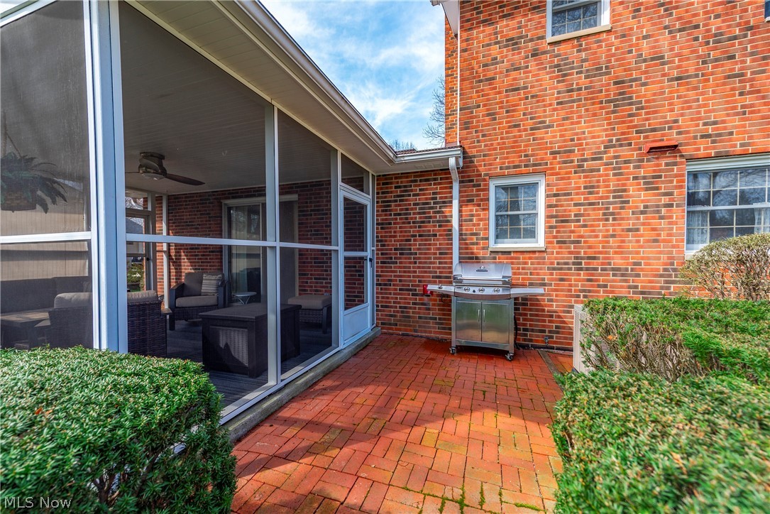 4804 Maple Hill Drive Seven Hills OH 44131