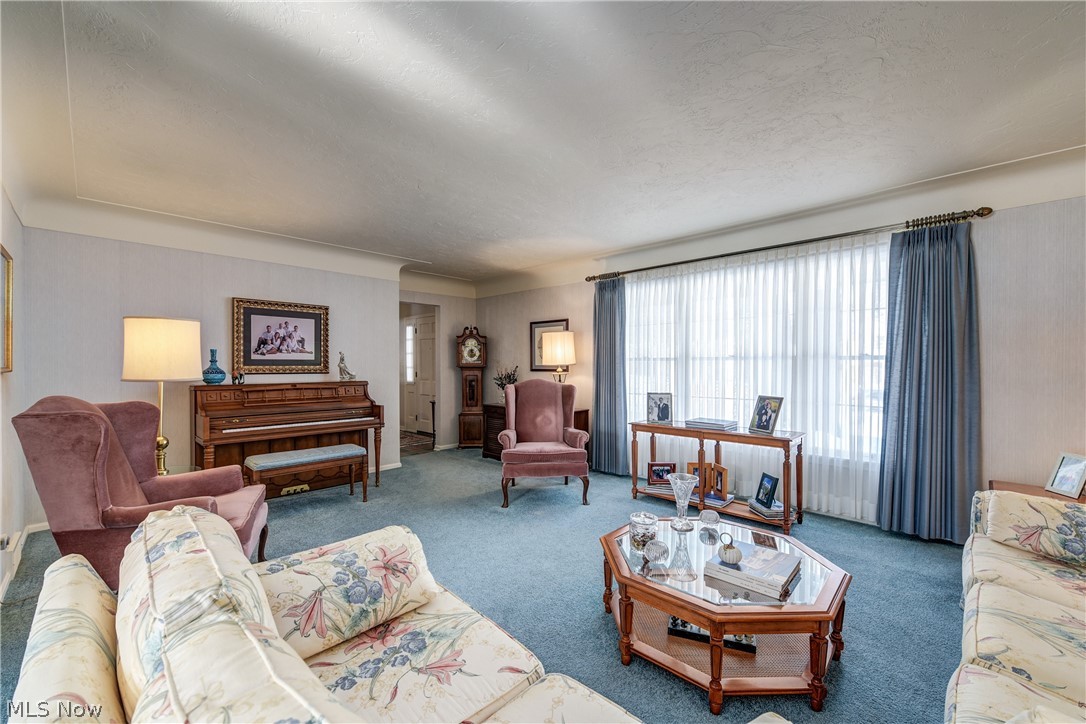 4804 Maple Hill Drive Seven Hills OH 44131