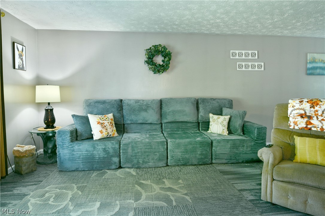 600 Pegotty Court NE Warren OH 44484