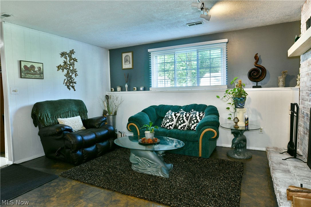 600 Pegotty Court NE Warren OH 44484