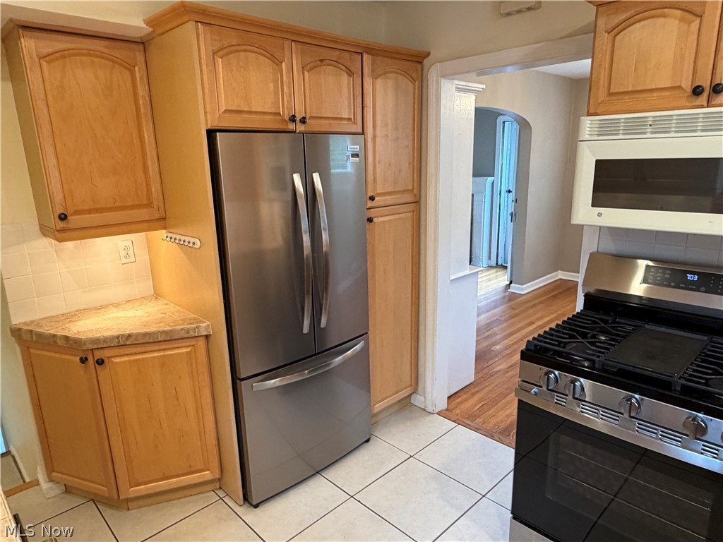 25770 Wolf Road Bay Village OH 44140