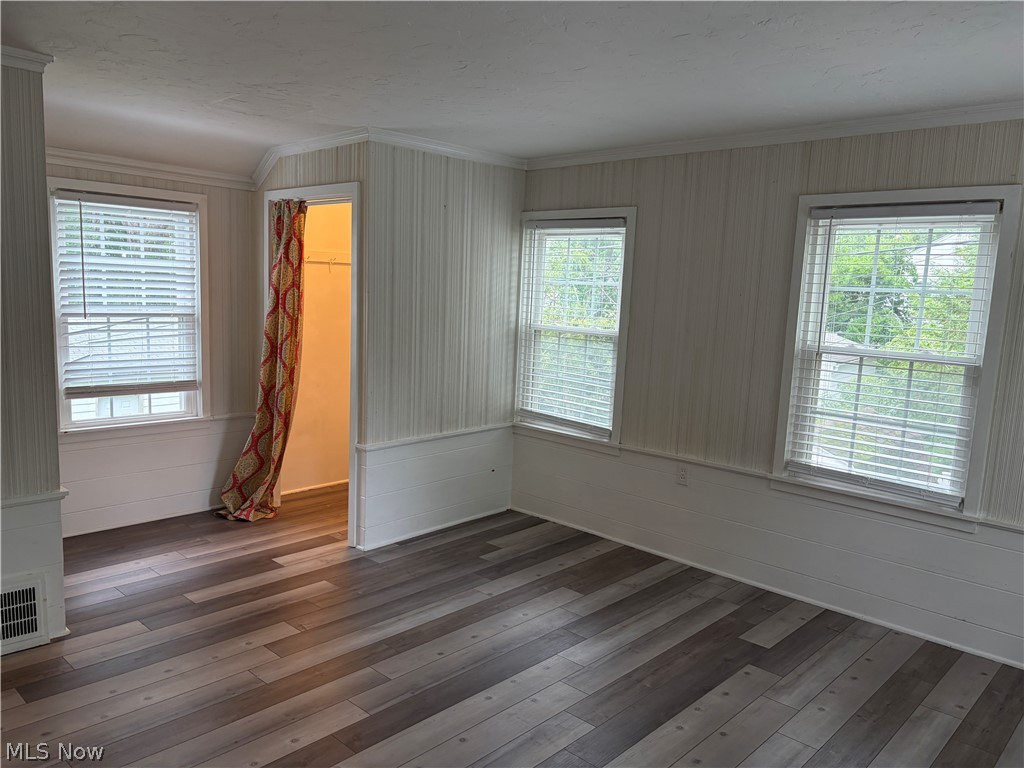 25770 Wolf Road Bay Village OH 44140