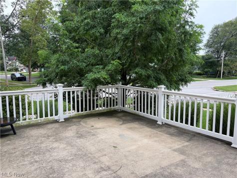25770 Wolf Road Bay Village OH 44140