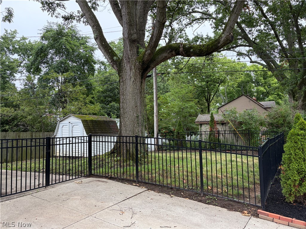 25770 Wolf Road Bay Village OH 44140