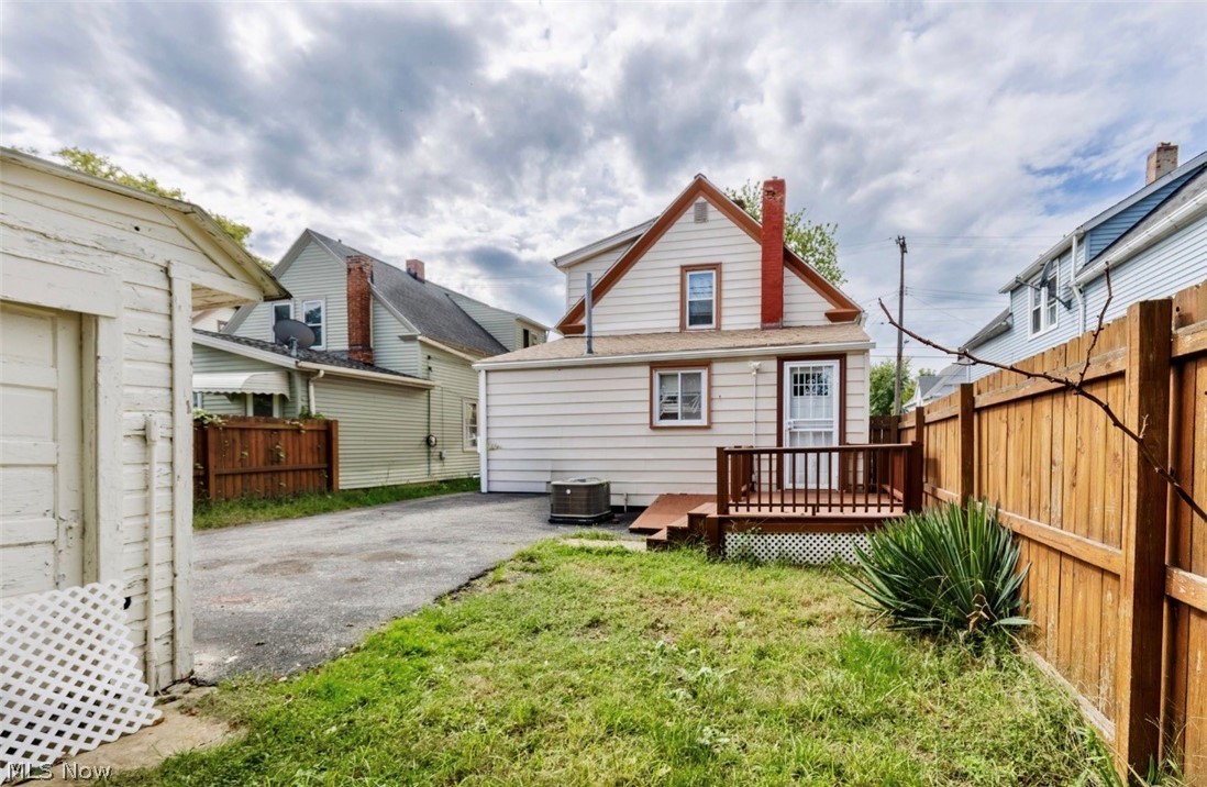 3577 W 46 Cleveland OH 44102