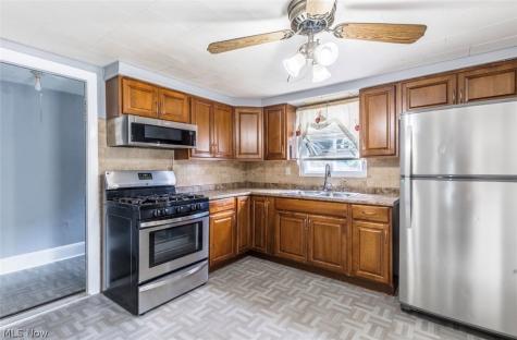 3577 W 46 Cleveland OH 44102