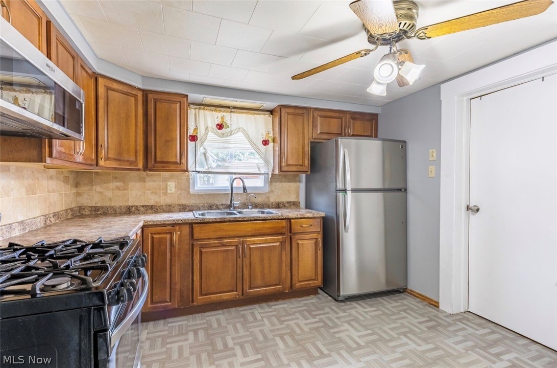 3577 W 46 Cleveland OH 44102