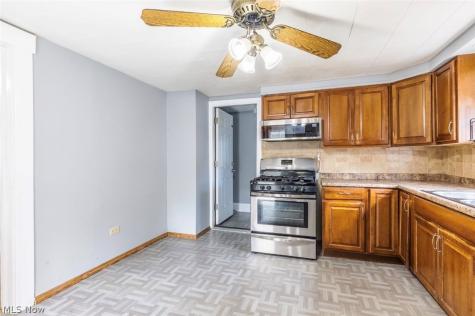 3577 W 46 Cleveland OH 44102