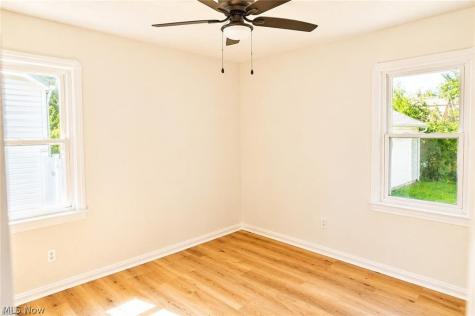 13520 Saint James Avenue Cleveland OH 44135