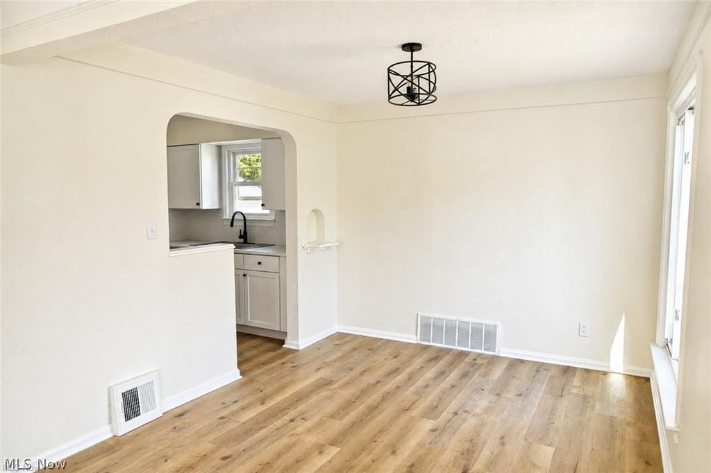 13520 Saint James Avenue Cleveland OH 44135