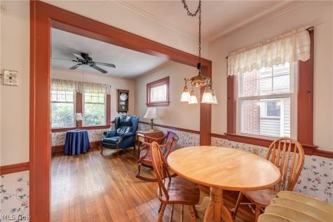 1071 Abbieshire Avenue Lakewood OH 44107