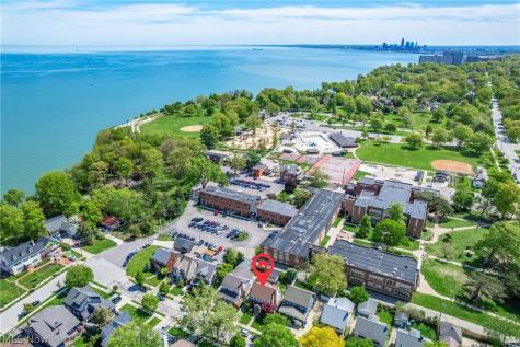 1071 Abbieshire Avenue Lakewood OH 44107