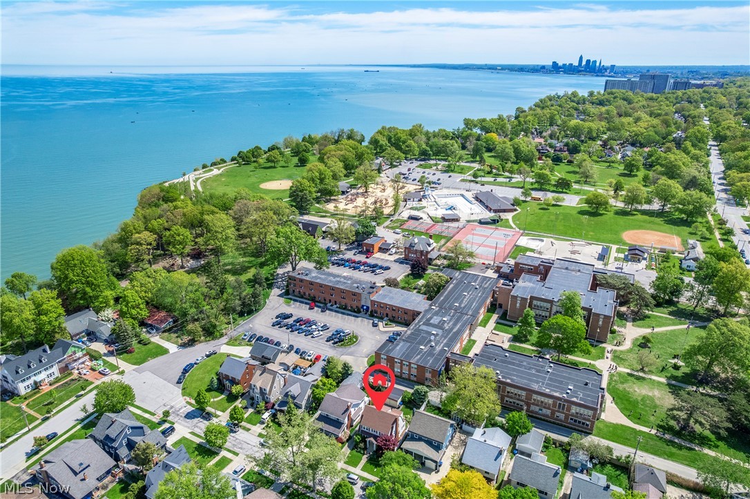1071 Abbieshire Avenue Lakewood OH 44107