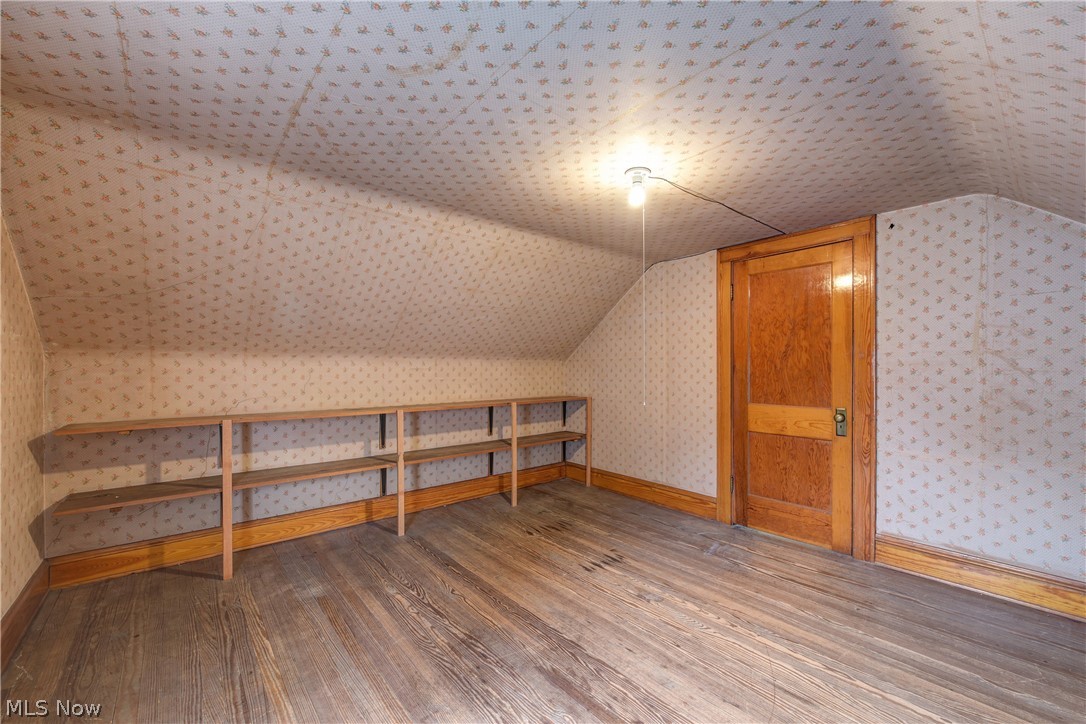 1071 Abbieshire Avenue Lakewood OH 44107