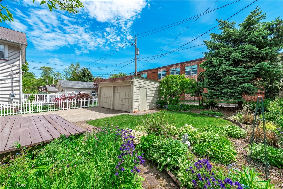 1071 Abbieshire Avenue Lakewood OH 44107
