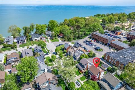 1071 Abbieshire Avenue Lakewood OH 44107