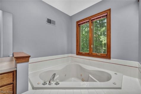342 Woodbridge Glen Richmond Heights OH 44143