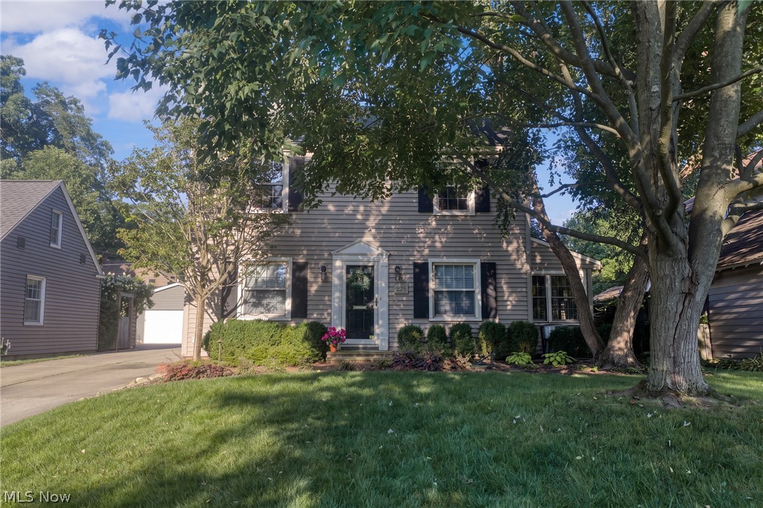 225 Melbourne Avenue Akron OH 44313