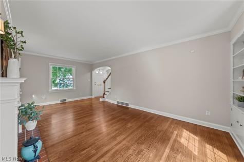 225 Melbourne Avenue Akron OH 44313