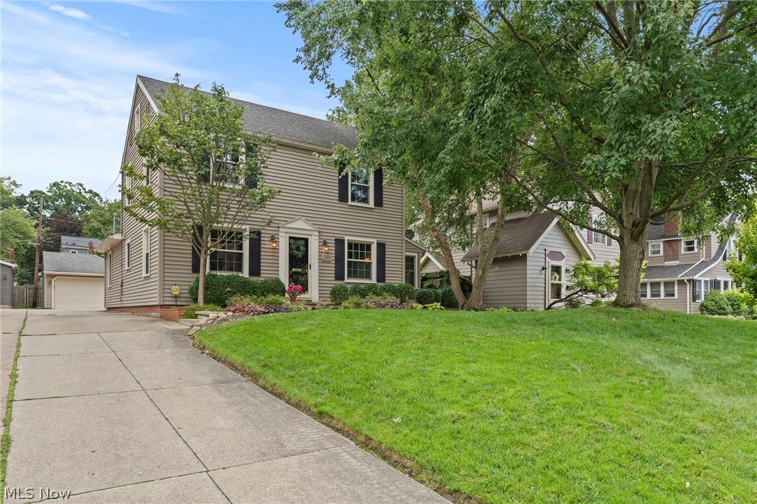 225 Melbourne Avenue Akron OH 44313