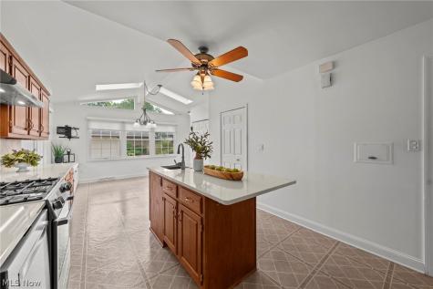 225 Melbourne Avenue Akron OH 44313