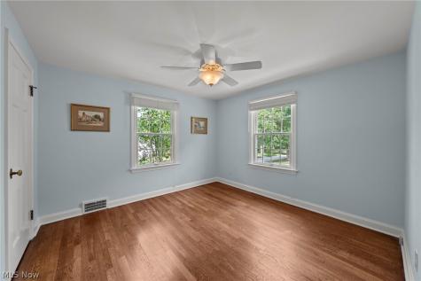 225 Melbourne Avenue Akron OH 44313