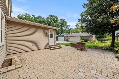 225 Melbourne Avenue Akron OH 44313