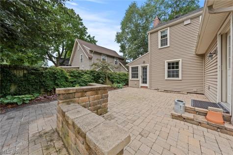 225 Melbourne Avenue Akron OH 44313