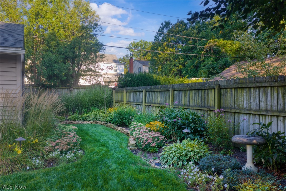 225 Melbourne Avenue Akron OH 44313