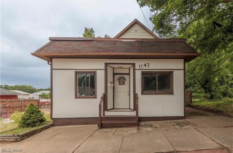 1147 Newton Street Akron OH 44305