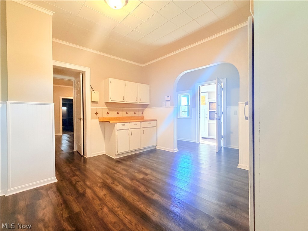 1147 Newton Street Akron OH 44305