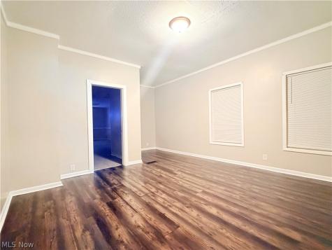 1147 Newton Street Akron OH 44305