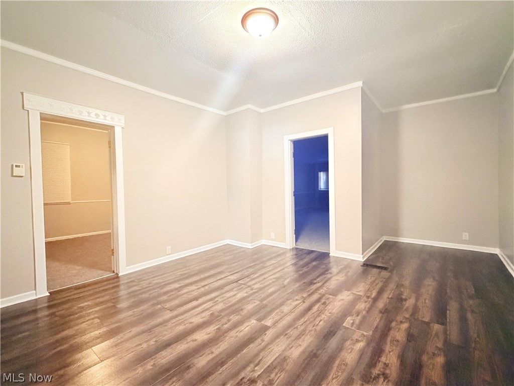1147 Newton Street Akron OH 44305